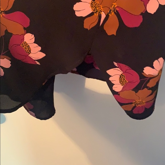 LOFT sleeveless blouse - Picture 5 of 6